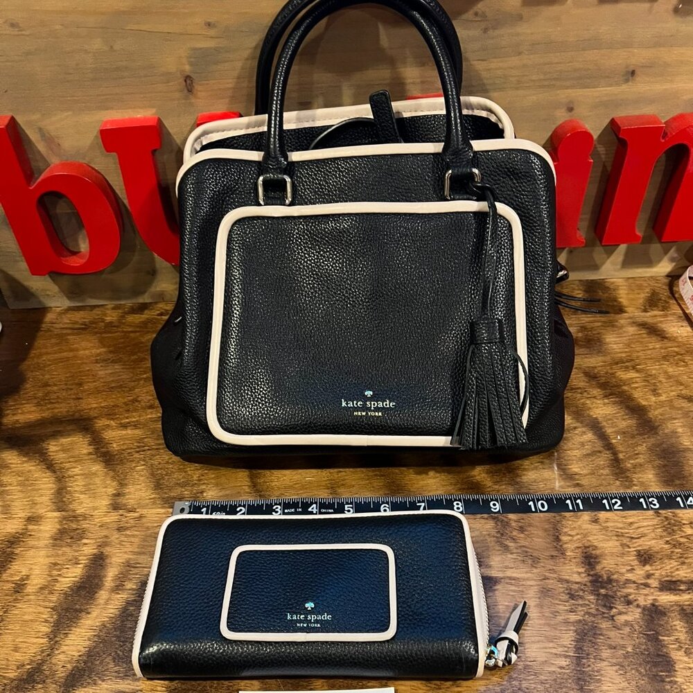 Kate Spade convention crossbody/satchel & Wallet comes dust bag